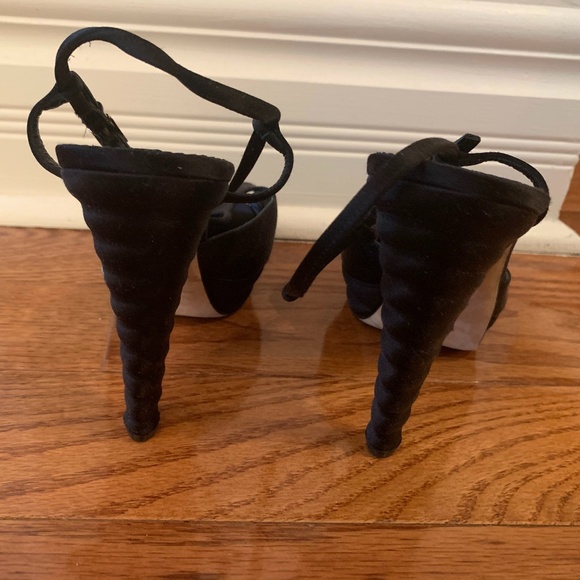 Bally black Satin T-strap heels - Picture 5 of 6